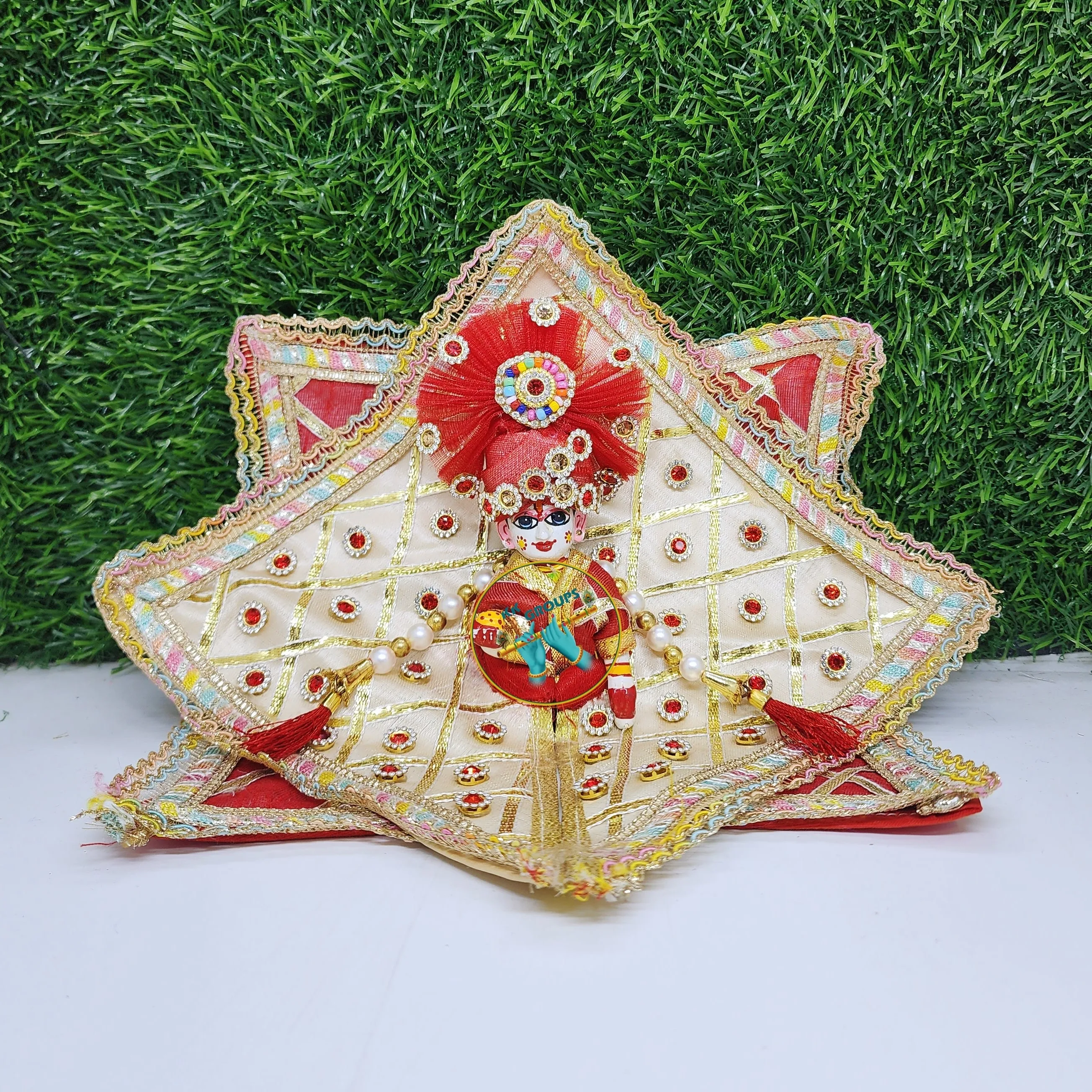 Laddu gopal white red star dress with pagdi and patka