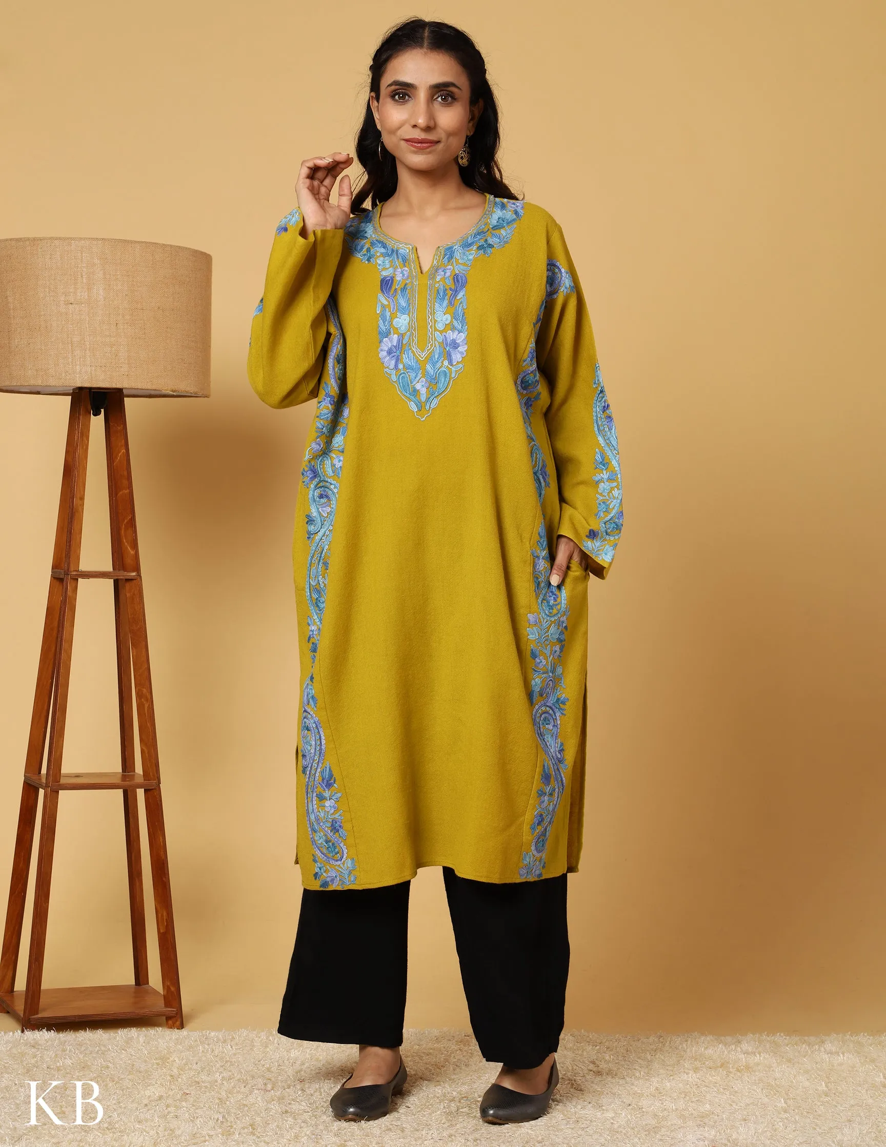 Sunflower Splendored Aari Embroidered Pure Wool Phiran