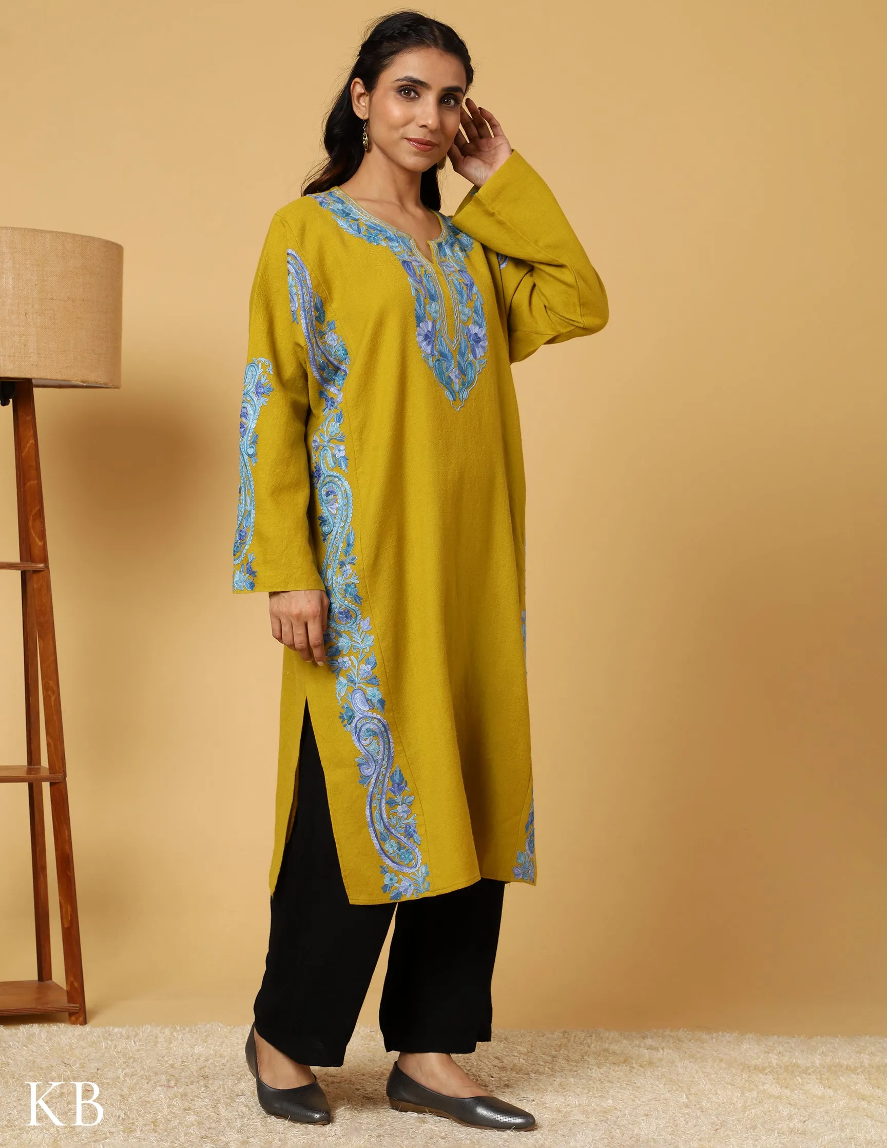 Sunflower Splendored Aari Embroidered Pure Wool Phiran